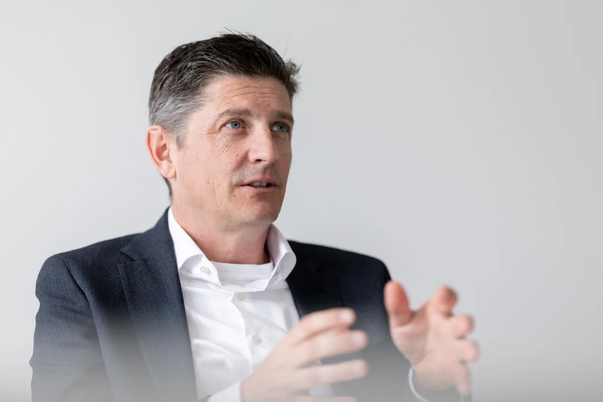 Andreas Mika, Verwaltungsratspräsident des GZO Spitals Wetzikon, zeigt sich froh über den Ausgang der Gläubigerversammlung. (Archiv) Andreas Mika portraitiert im Spital Wetzikon.